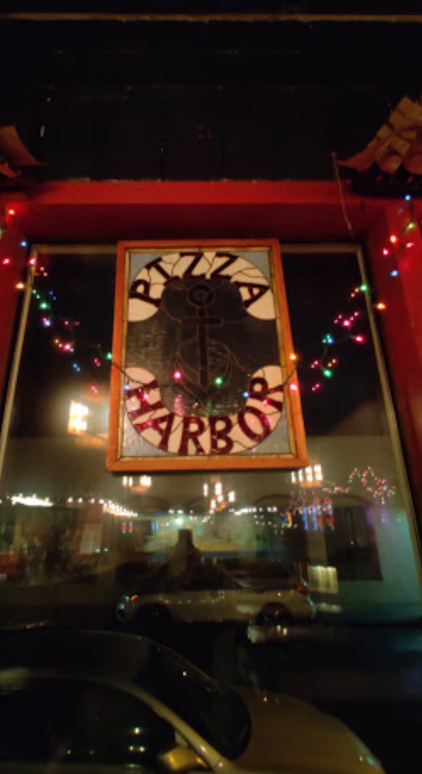 Picture of the words Pizza Harbor on Stained Glass